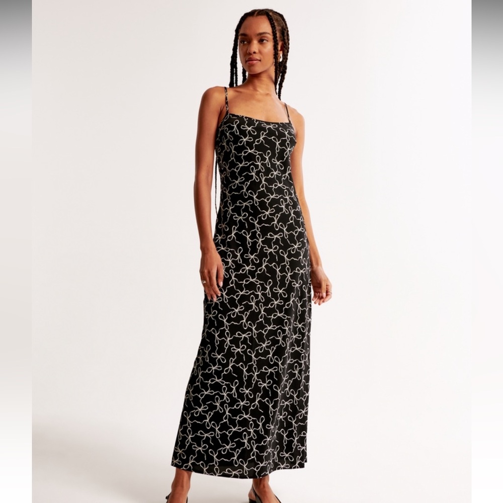 The A&F Julia Slip Maxi Dress
SIZE XSP